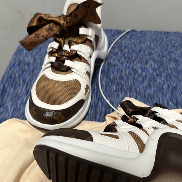 Used shoes I have worn them 1 time tight fit to the side of my feet - Picture 12 of 12